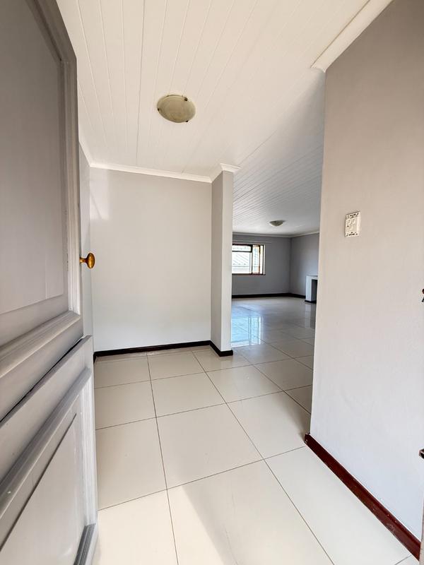 4 Bedroom Property for Sale in Bergzicht Western Cape